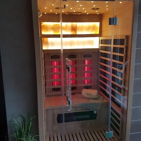 Kriszta Apartmanhaz Lägenhet Balatonlelle