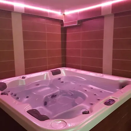 Lägenhet Kriszta Apartmanhaz *