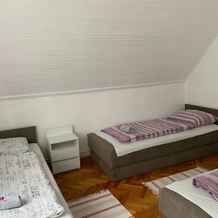 Lägenhet Kriszta Apartmanhaz *