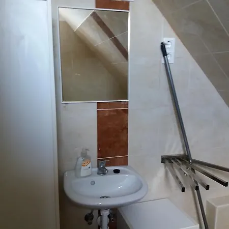 Kriszta Apartmanhaz Lägenhet Balatonlelle