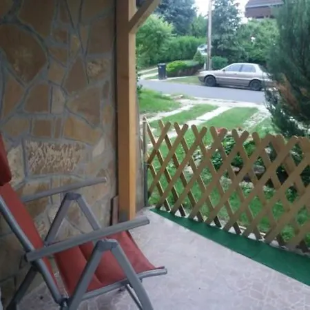 Kriszta Apartmanhaz *