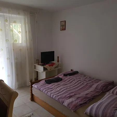 Kriszta Apartmanhaz Апартаменты Балатонлелле