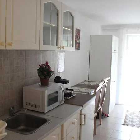 Kriszta Apartmanhaz Lägenhet *