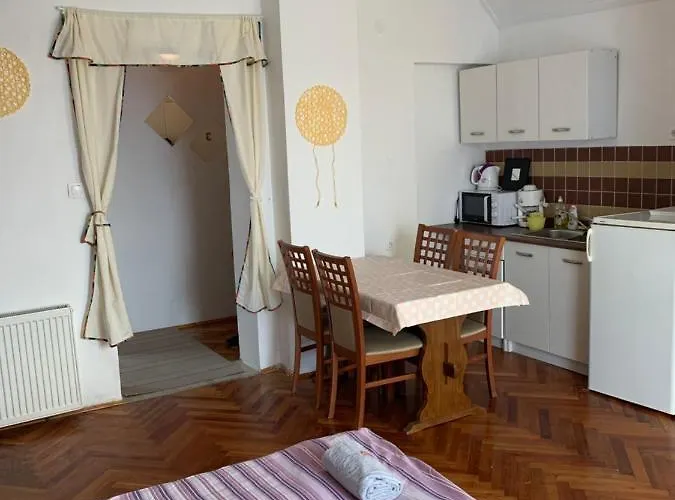 Kriszta Apartmanhaz