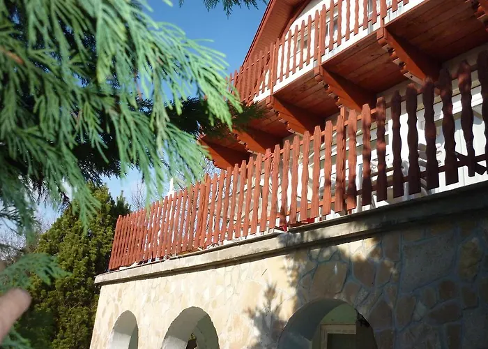 Kriszta Apartmanhaz * Balatonlelle