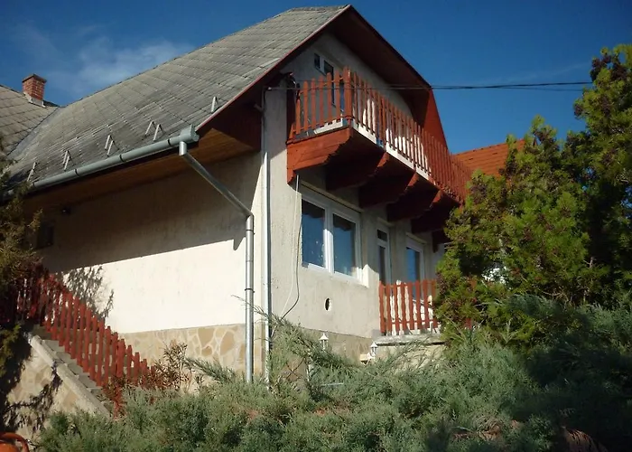 Kriszta Apartmanhaz * Balatonlelle