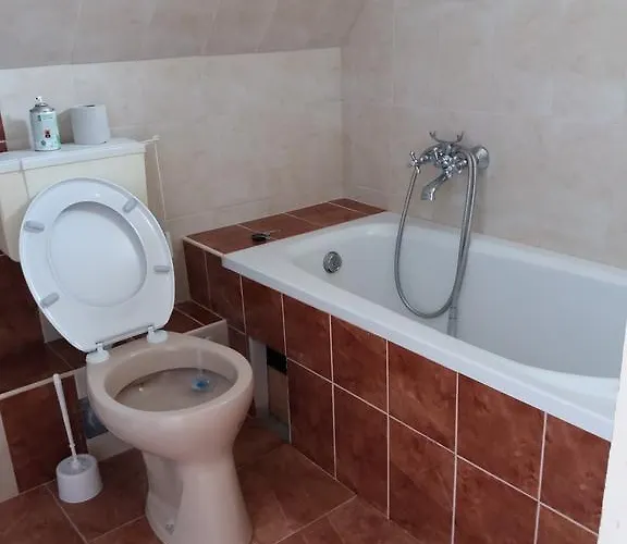 Kriszta Apartmanhaz Balatonlelle