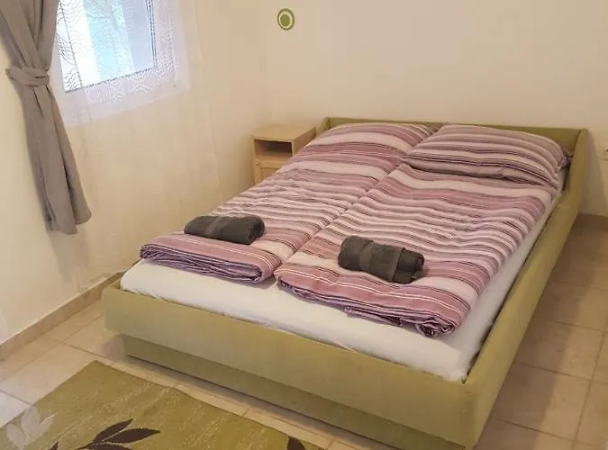 Kriszta Apartmanhaz Balatonlelle